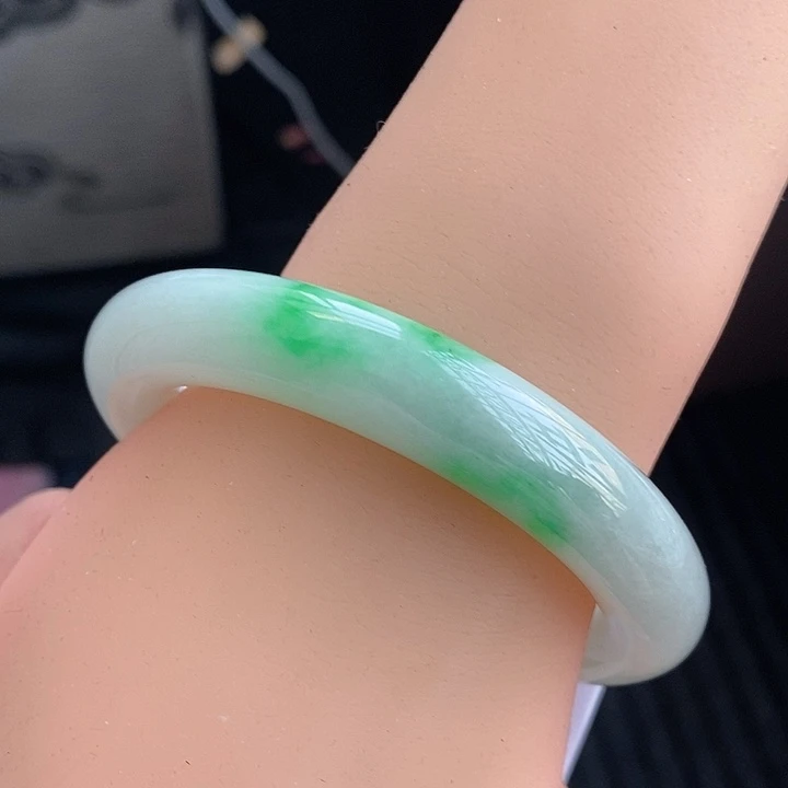 翡翠手镯未镶嵌3白底青胖圆3