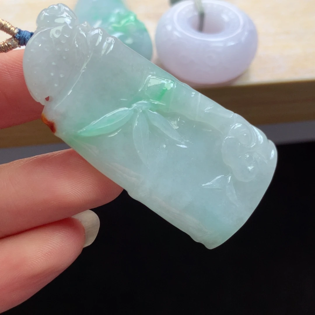 翡翠未镶嵌颈饰吊坠