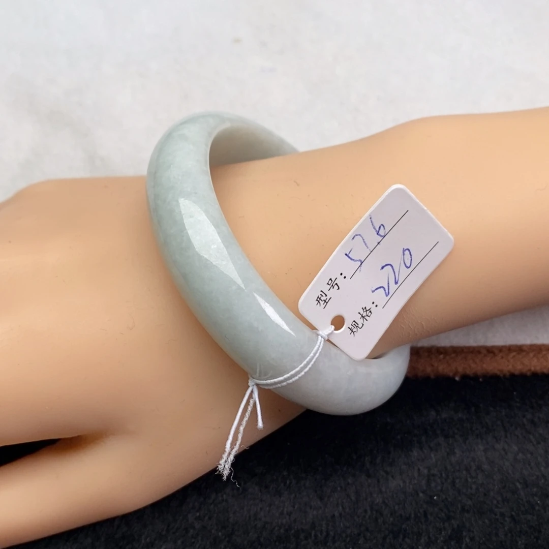 翡翠未镶嵌手镯13658057