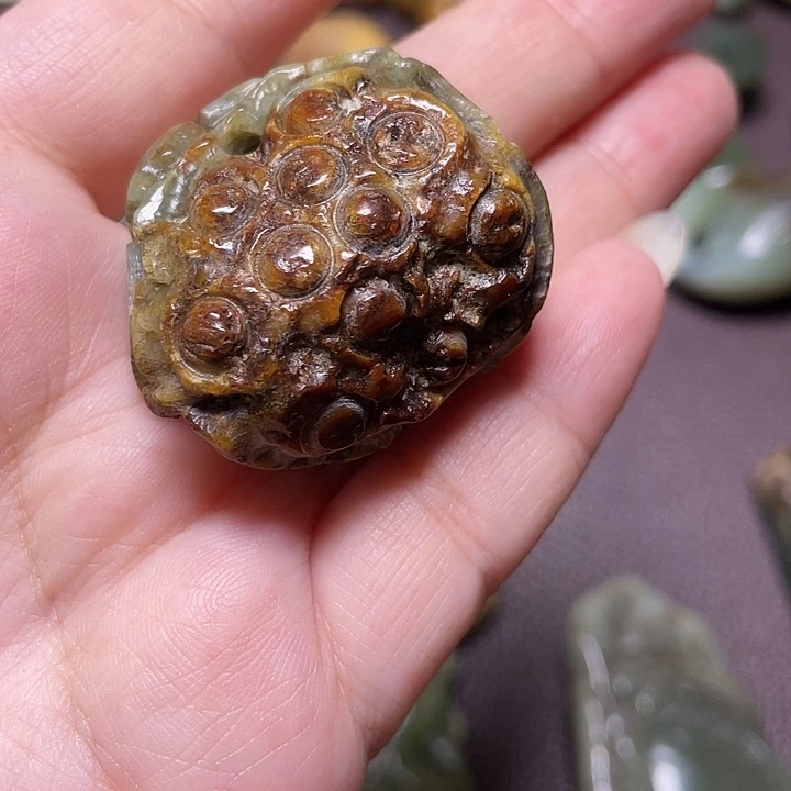 岫岩河磨玉（透闪石质玉）未镶嵌颈饰