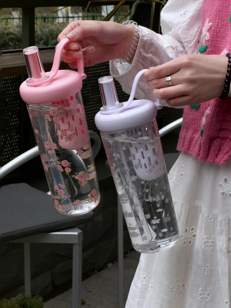 世大家涂鸦吸吸杯tritan大容量女生高颜值学生上班族便携防尘夏季