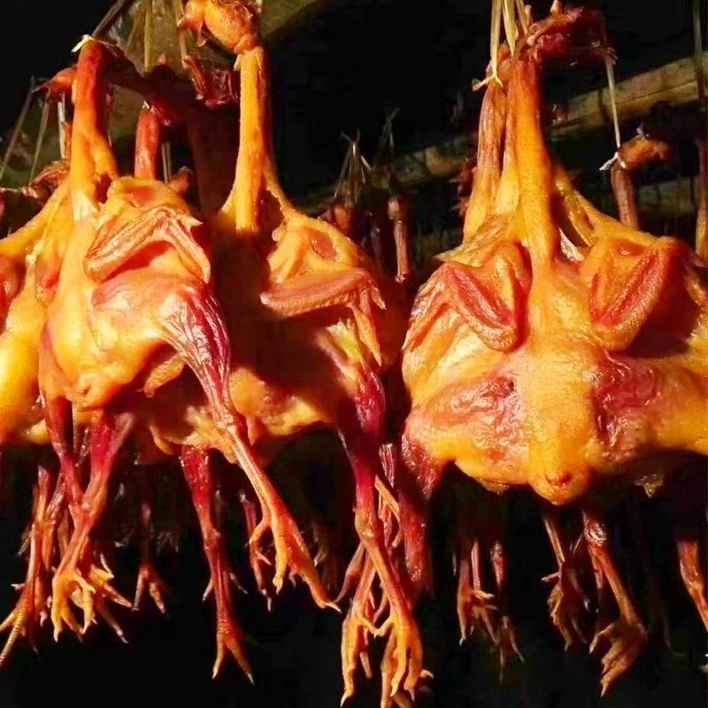 湖北恩施土家熏腊土鸡整只干柴火烟熏皮脆肉紧整