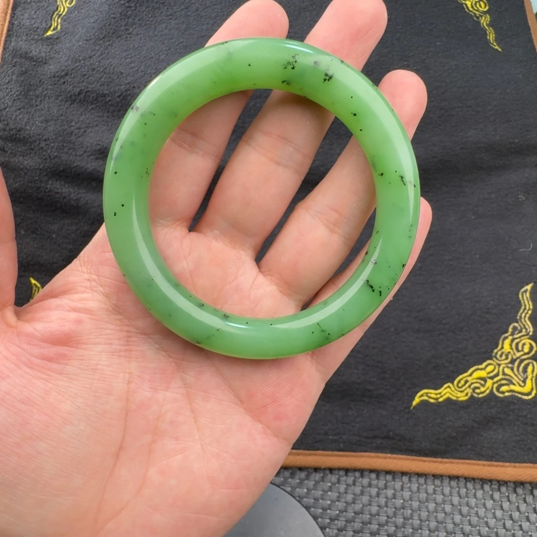 和田玉（碧玉）未镶嵌手镯