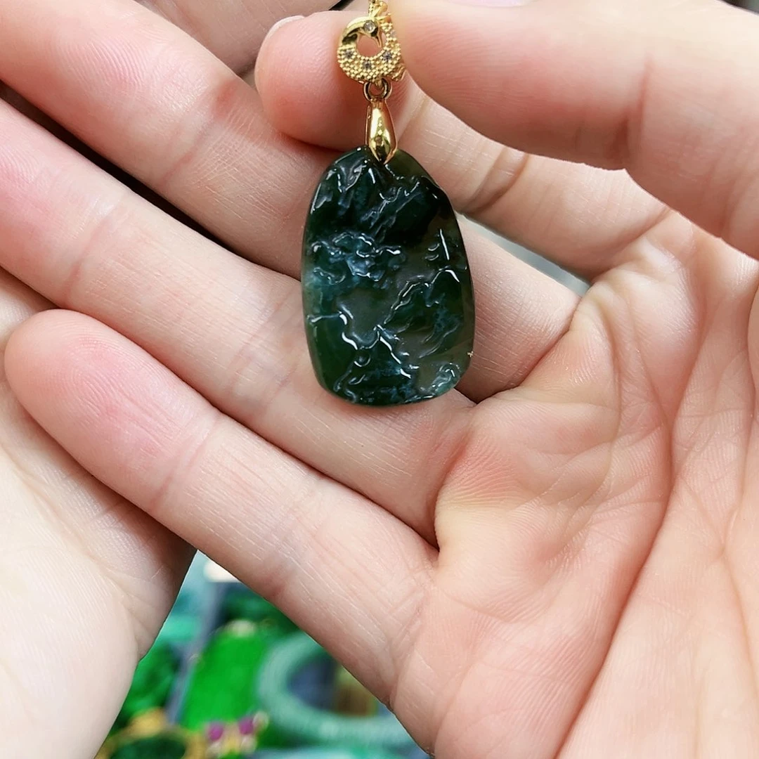 翡翠颈饰未镶嵌吊坠