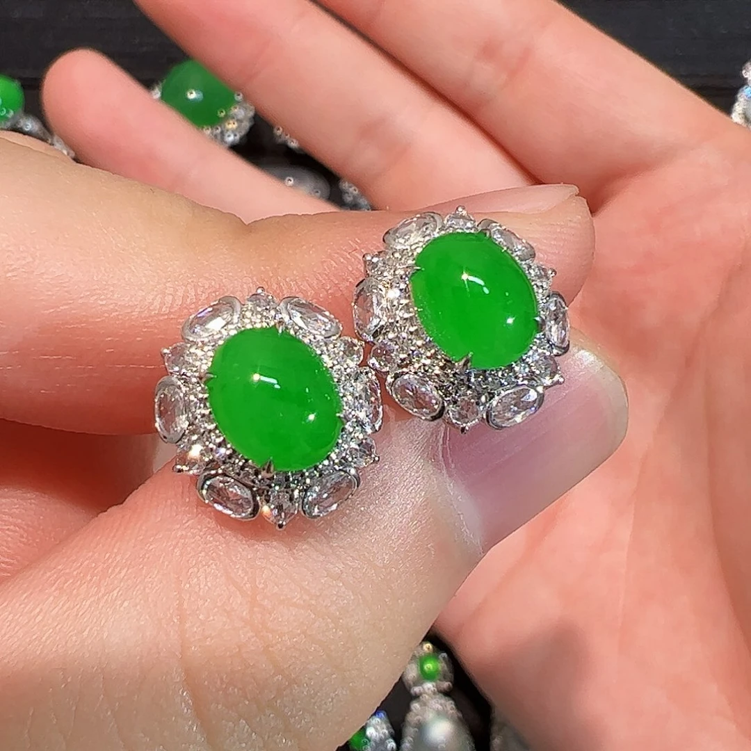 翡翠18K金镶嵌耳饰蛋面