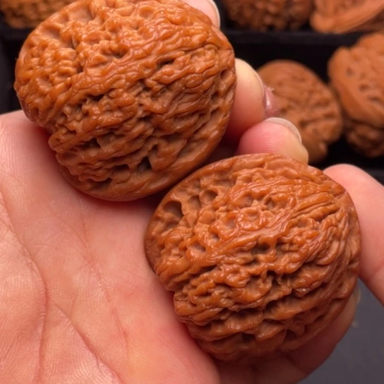 文玩核桃把件秦岭山脉核桃