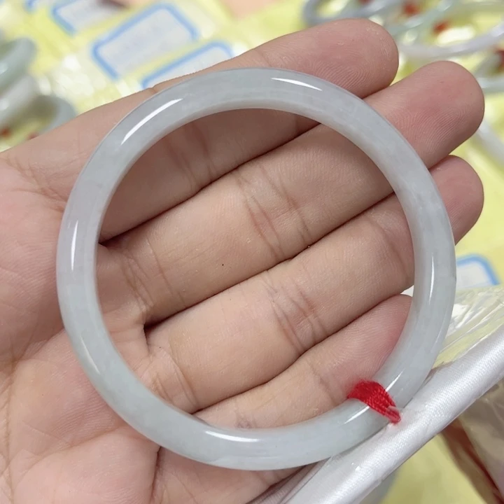 翡翠手镯未镶嵌52圈高冰