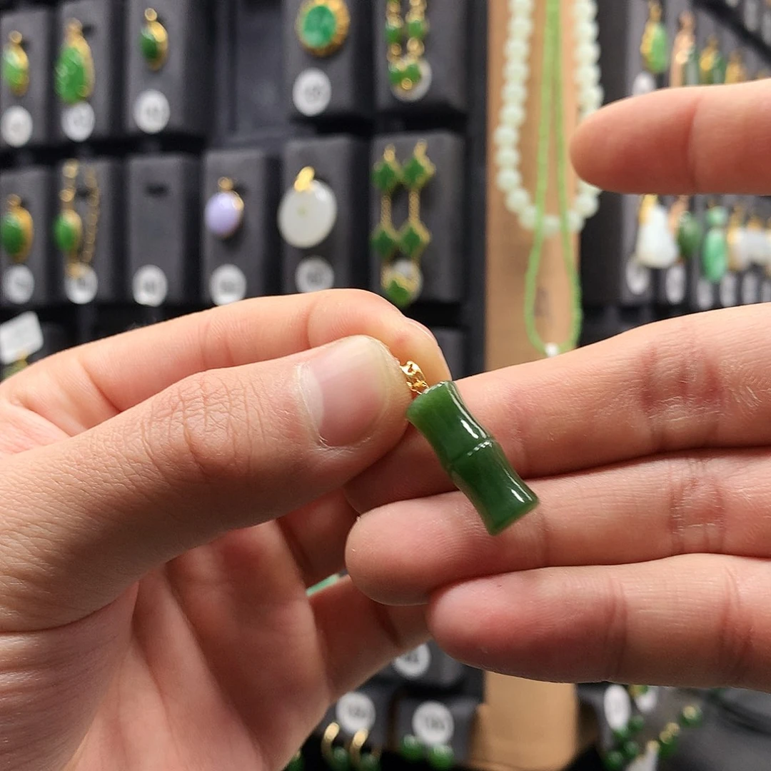 和田玉颈饰18K金镶嵌