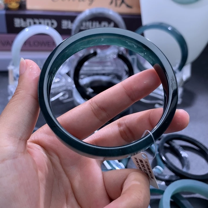 翡翠未镶嵌手镯蓝黑宽方