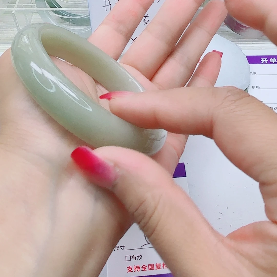 未镶嵌手镯石英质玉22/5857