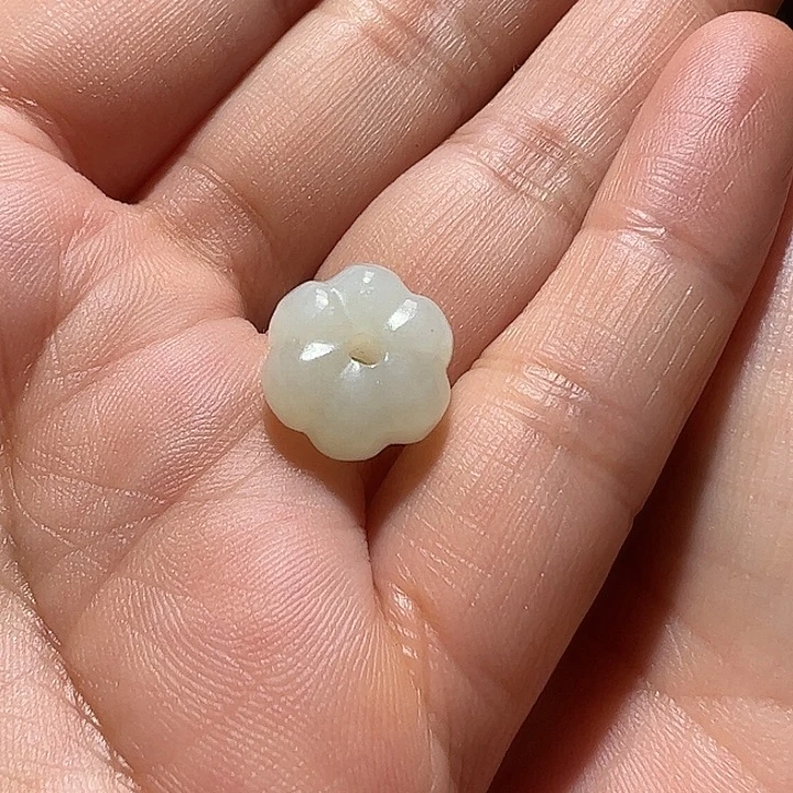 老***ṃ和田玉未镶嵌颈饰