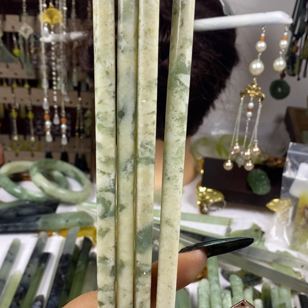 透闪石-蛇纹石玉未镶嵌打造