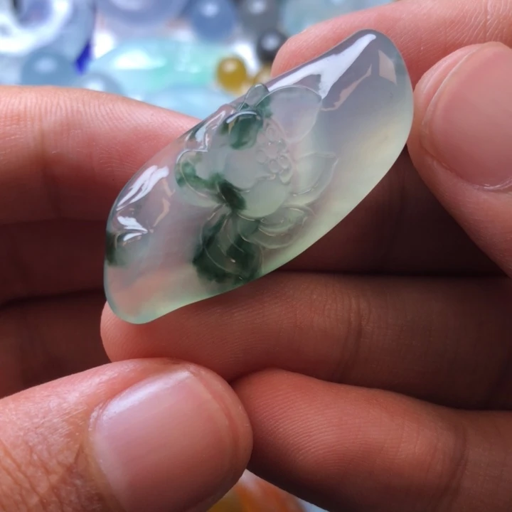 定制翡翠未镶嵌挂件