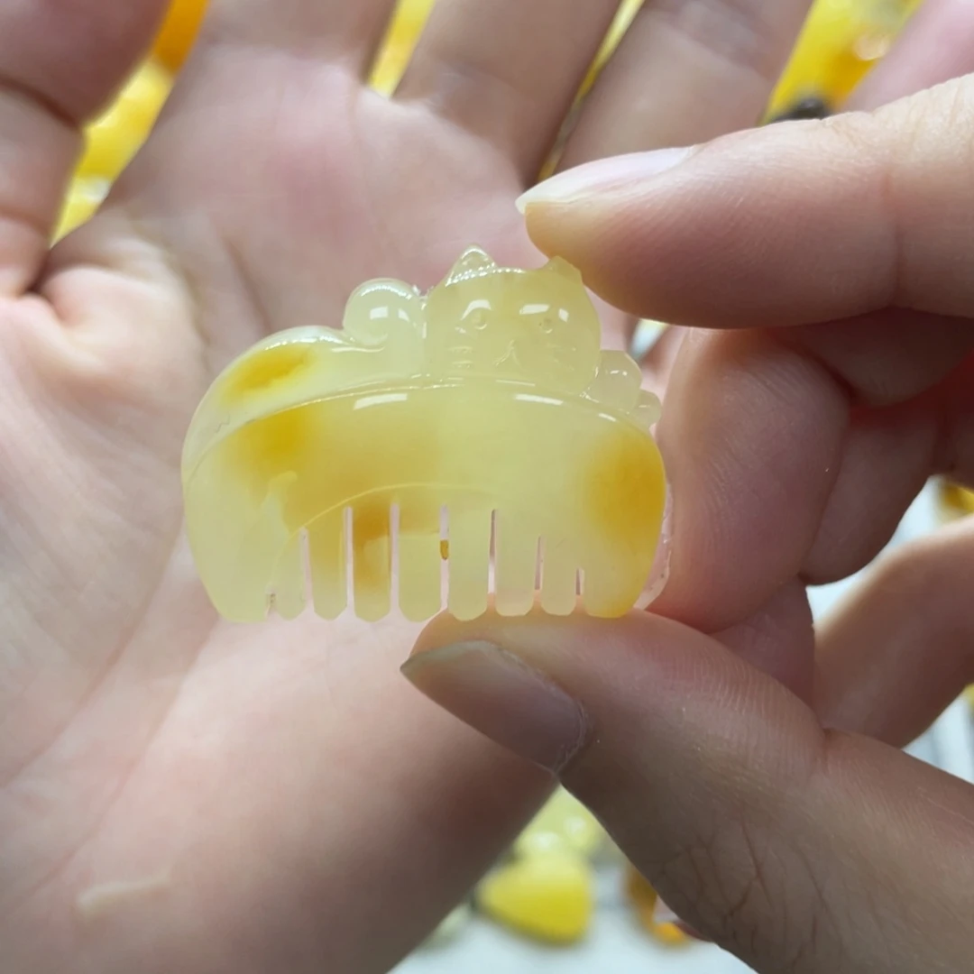 未镶嵌琥珀裸石天然琥珀蜜蜡梳子3.8克