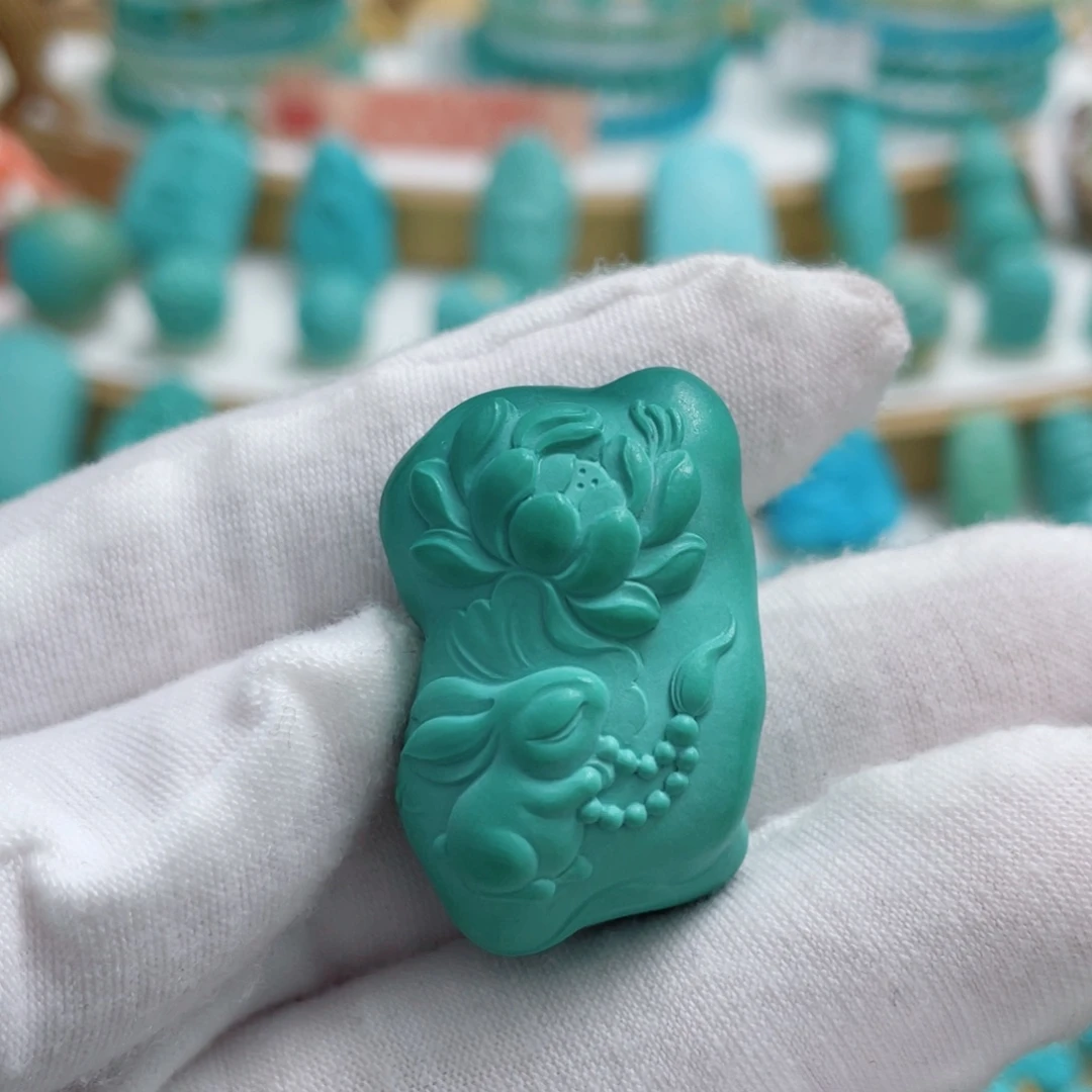 绿松石未镶嵌珠宝奇石