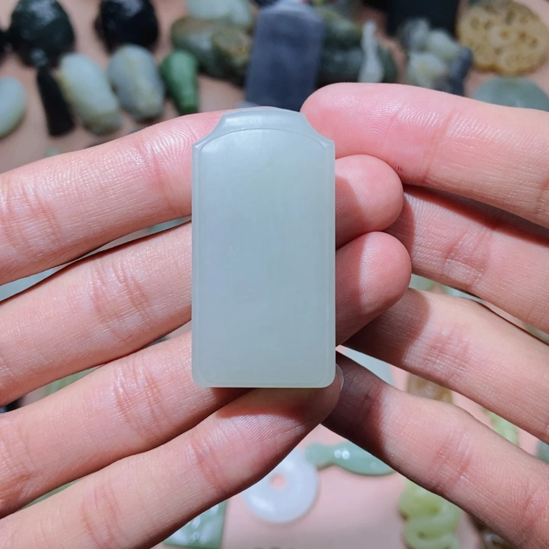 和田玉颈饰未镶嵌定制