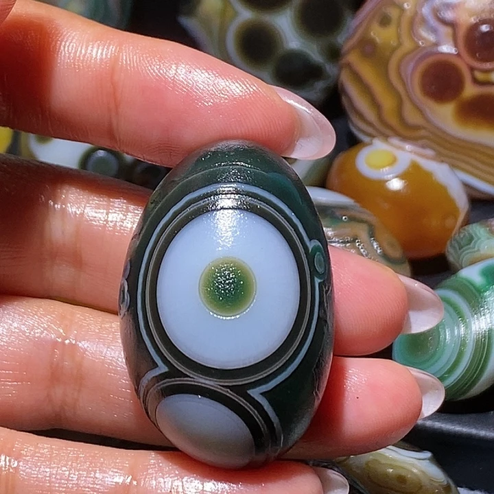 羴***鱻玛瑙/玉髓未镶嵌珠宝奇石