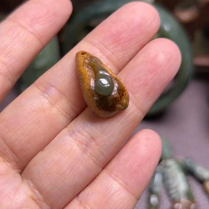 岫岩河磨玉（透闪石质玉）未镶嵌颈饰