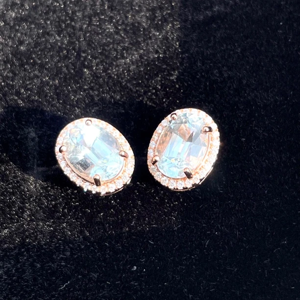 天然海蓝宝耳钉女款时尚蛋形珠宝首饰一对天空蓝精致高级