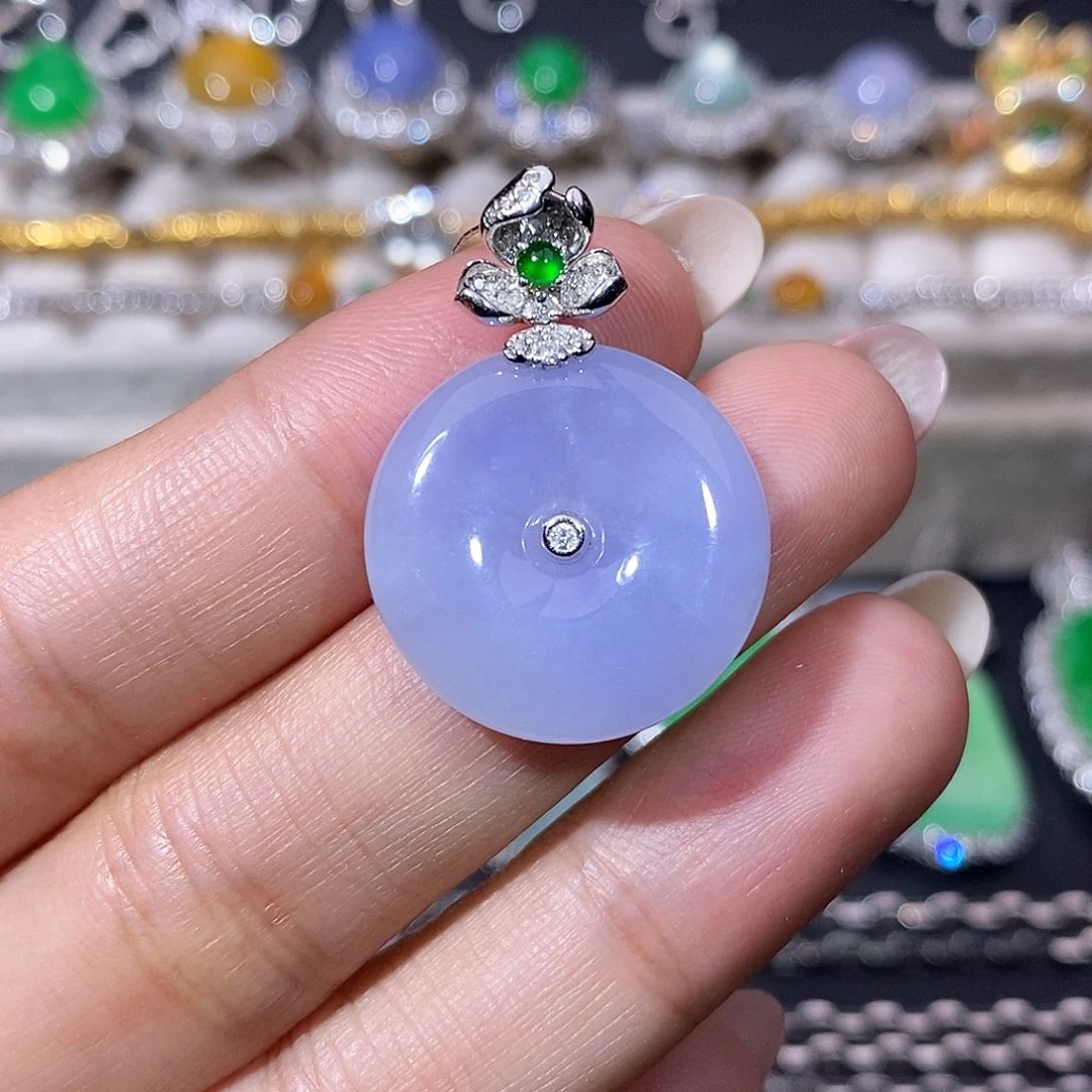 翡翠18K金镶嵌颈饰吊坠