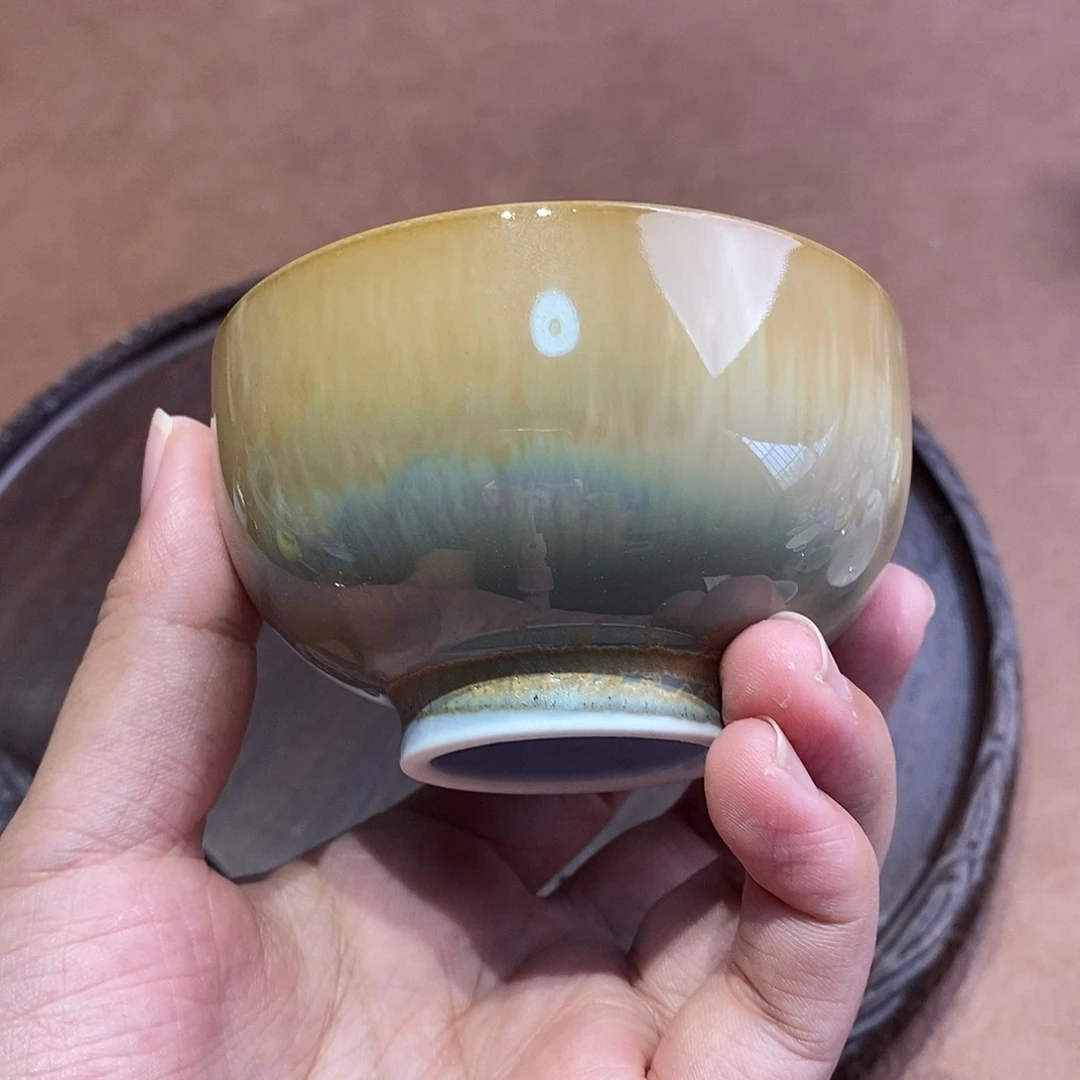 漂亮的小茶杯和水杯