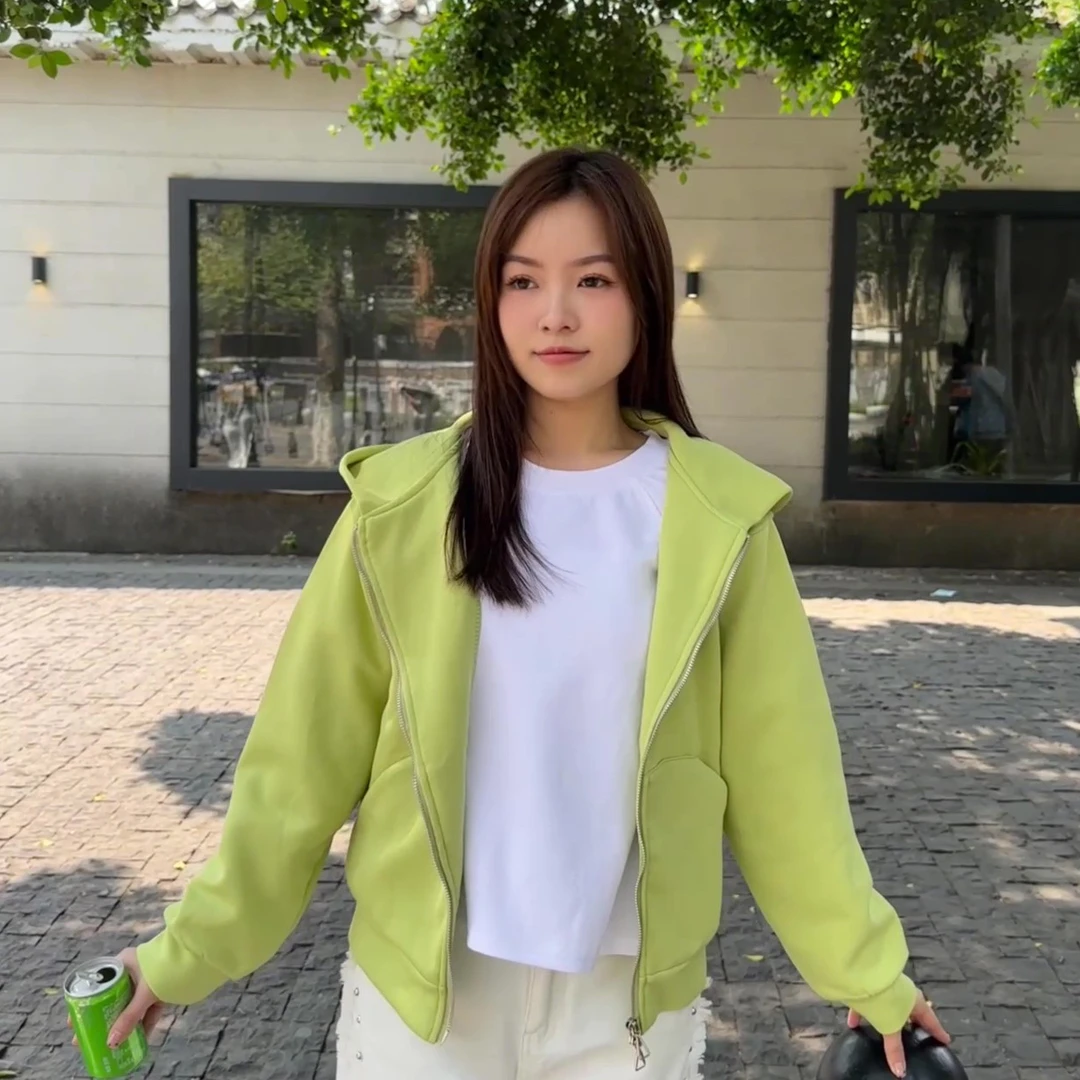 小众不撞款绿色卫衣外套女款2025新款春秋季今年流行连帽休闲上衣
