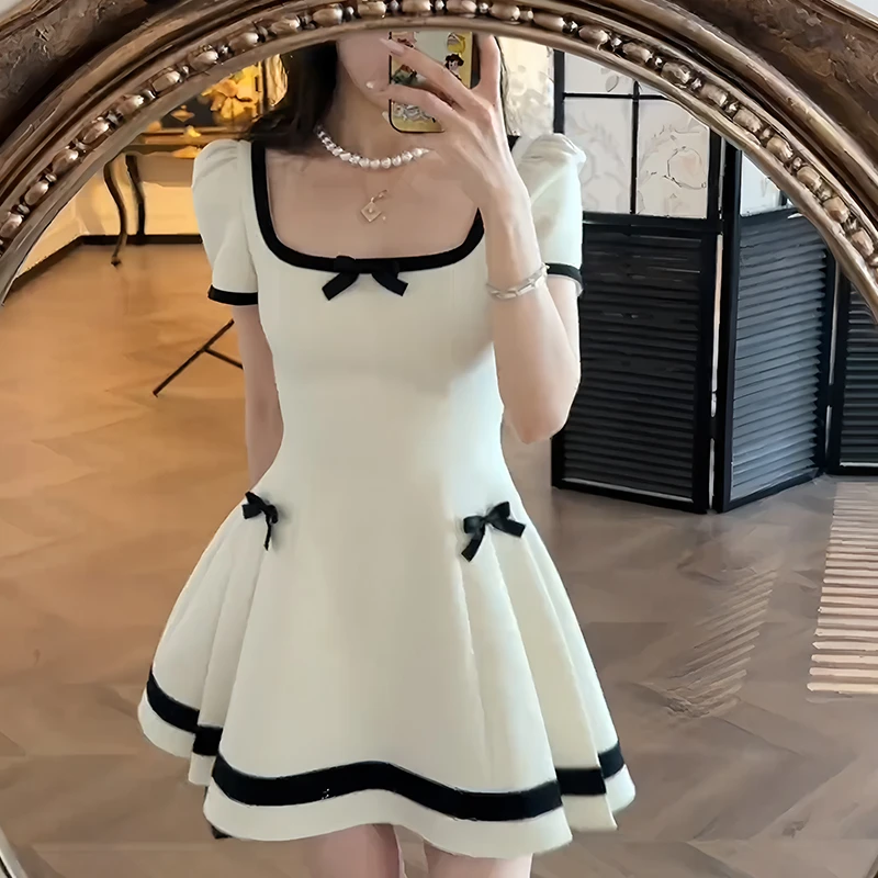 高级感撞色蝴蝶结方领连衣裙女夏季新款法式气质收腰绝美字裙子