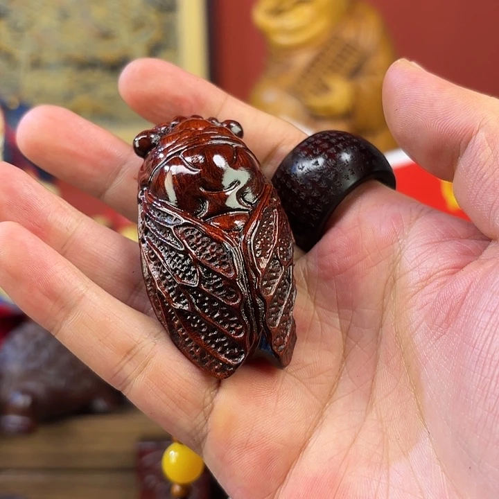 非洲紫檀（红花梨）蝉