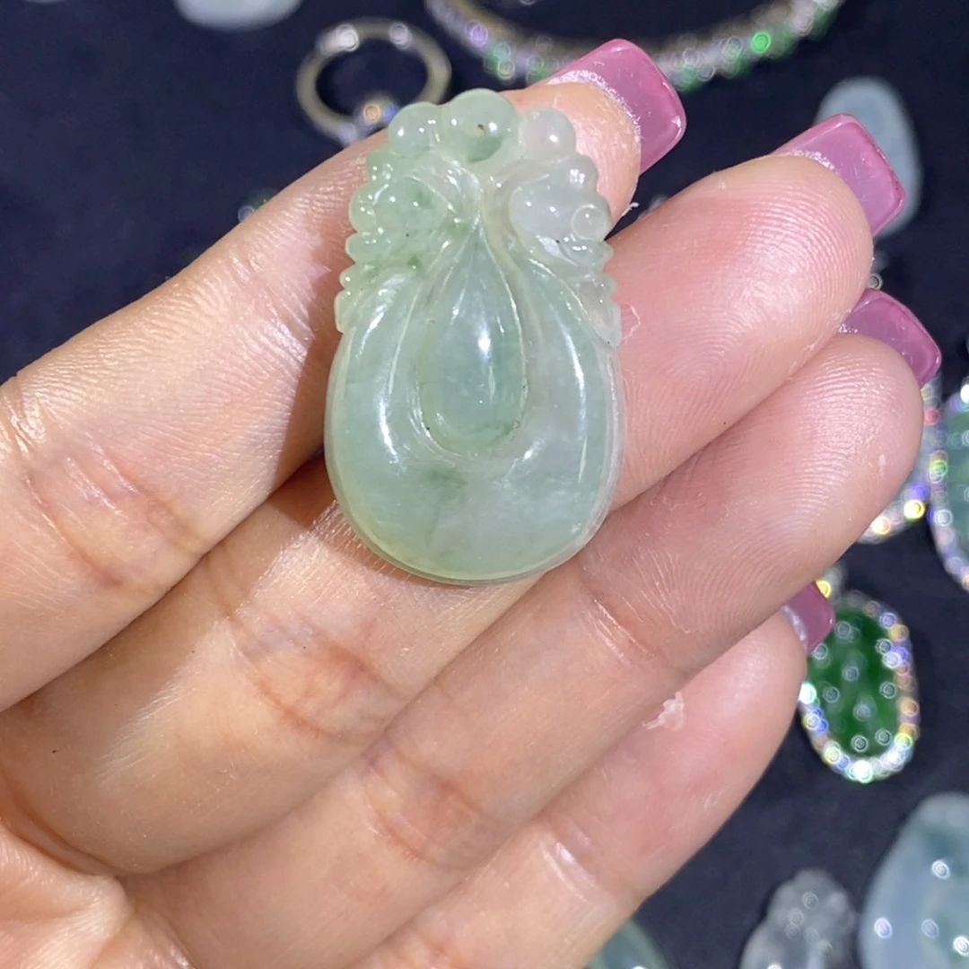 翡翠未镶嵌颈饰翡翠吊坠