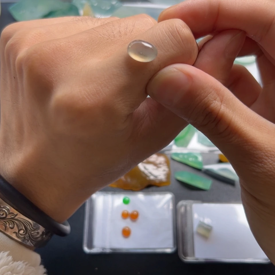 【闪购商品】定制翡翠未镶嵌巷*冰种乌鸡椭圆蛋面11.8 8.4 4.8