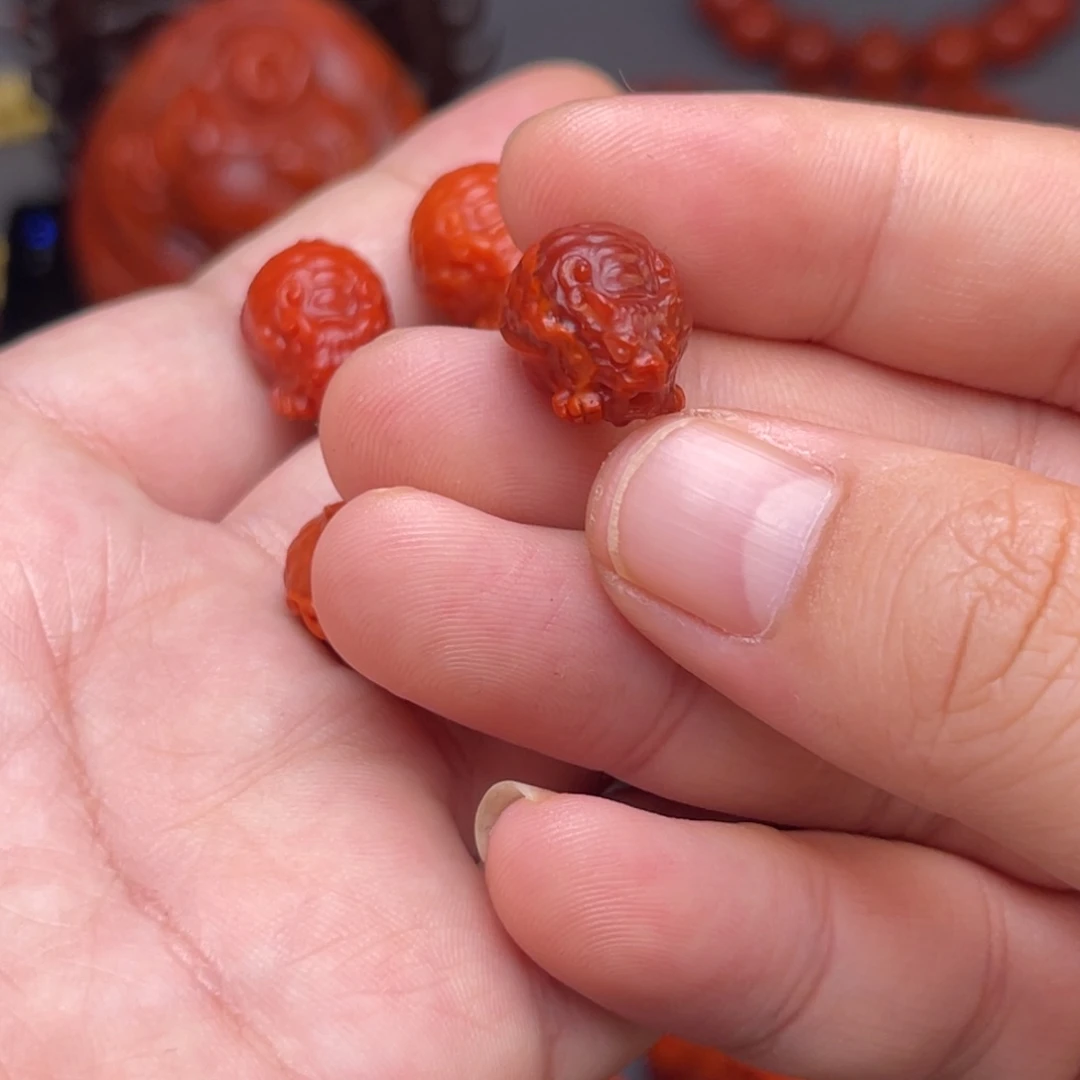南红玛瑙龙龟卡12毫米左右未镶嵌