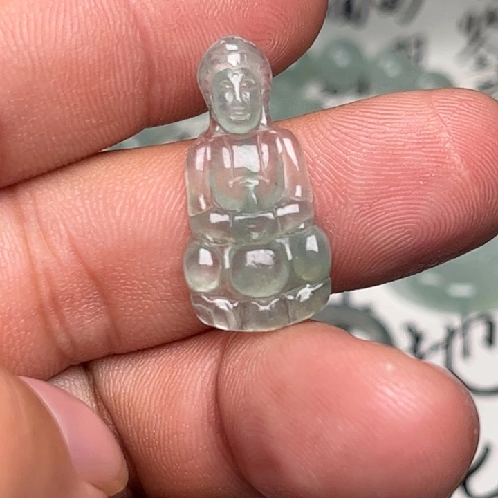 翡翠未镶嵌颈饰观音