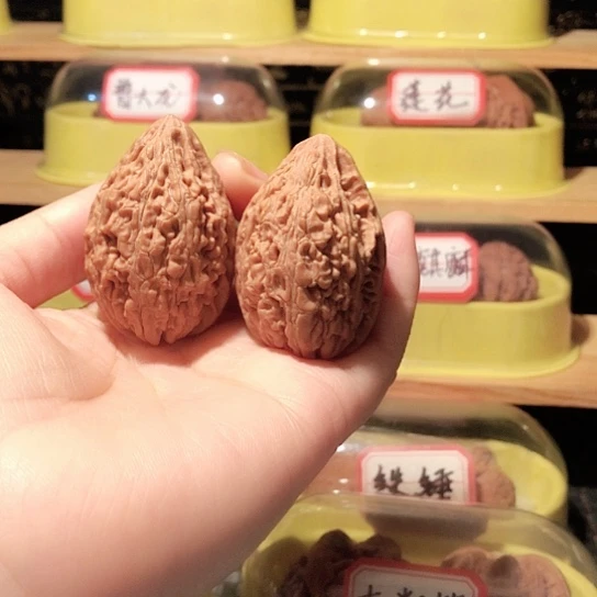 文玩核桃把件坐佛