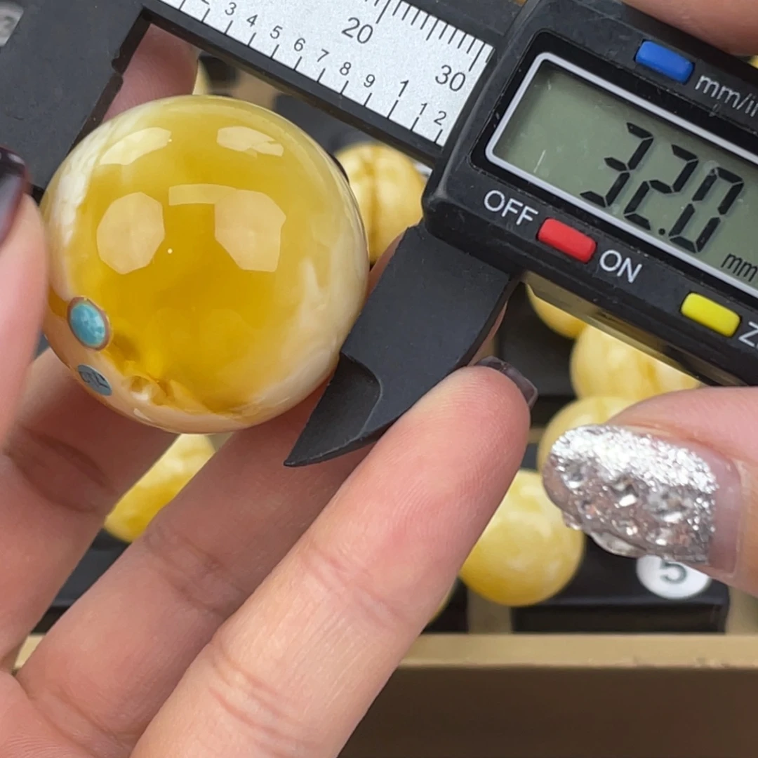 琥珀未镶嵌裸石微瑕81