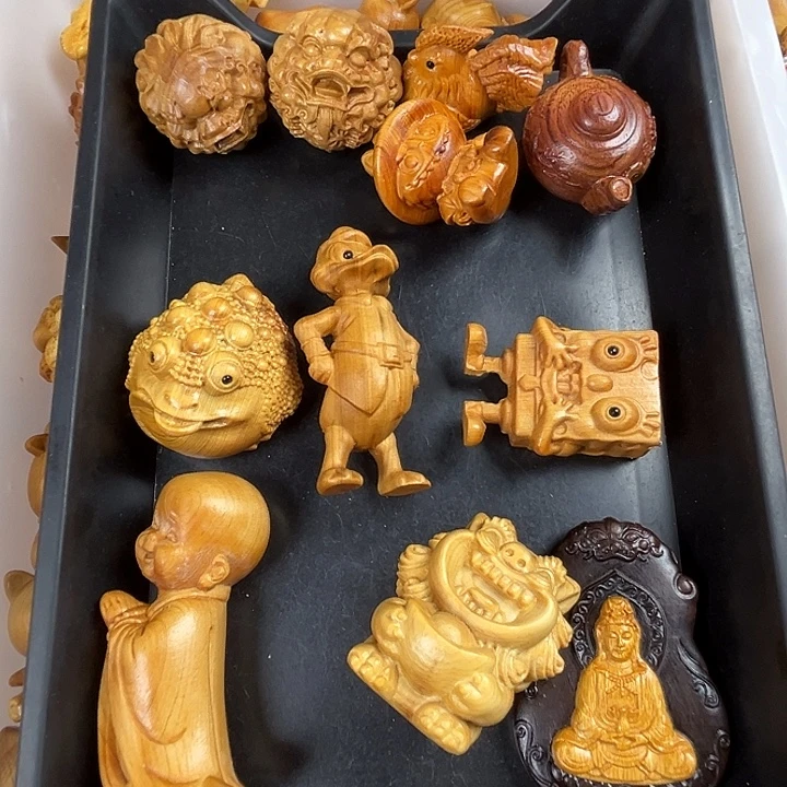 珍***我木崖柏木瑕疵小动物小和尚等等