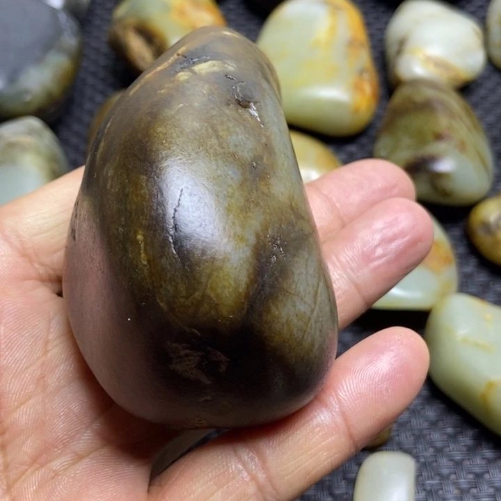 凡***~未镶嵌和田玉（糖玉）珠宝奇石
