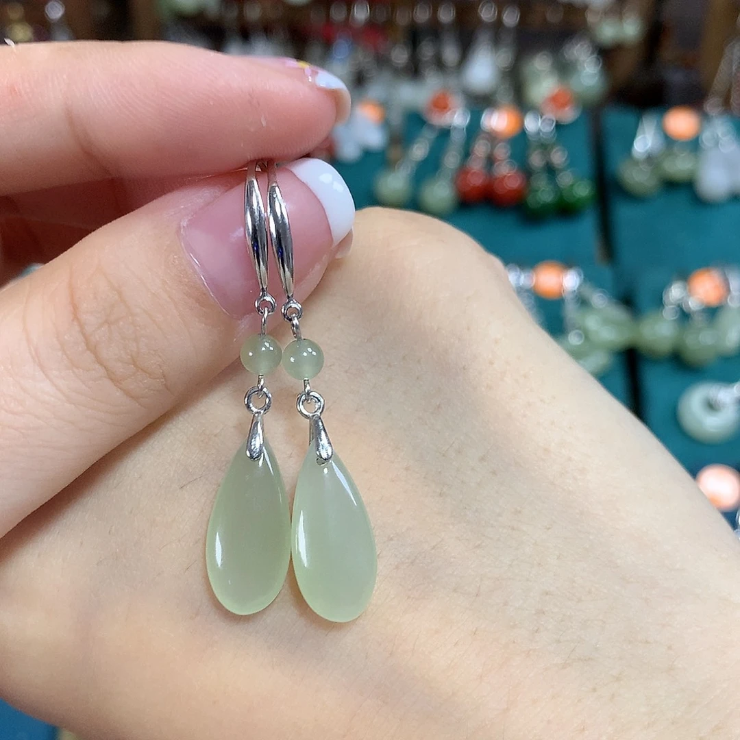 和田玉银S925镶嵌耳饰水滴卡18左右