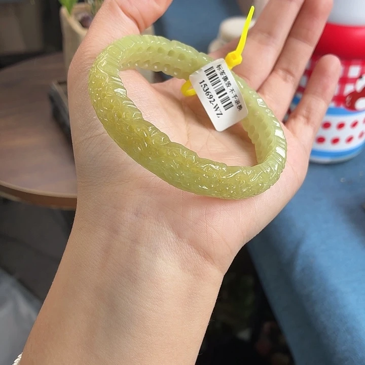 和田玉未镶嵌手镯  57/58