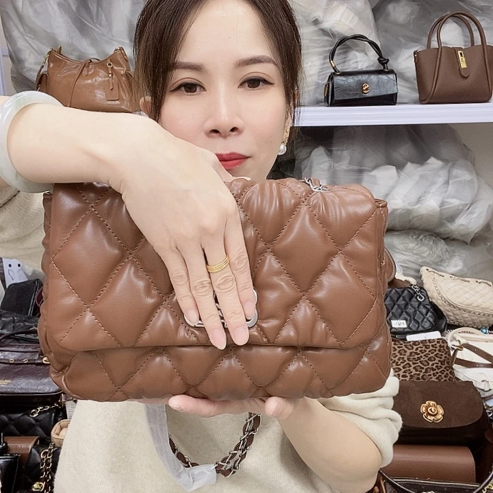 蚕丝小牛剖层皮革PU