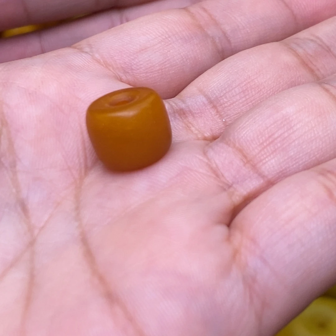 蜜蜡未镶嵌珠宝奇石