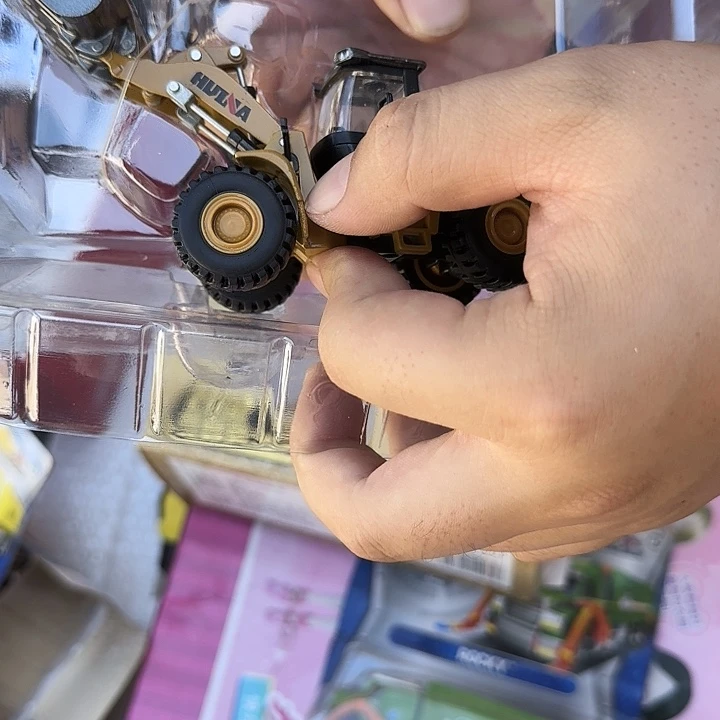 推土机会纳加灰灰车