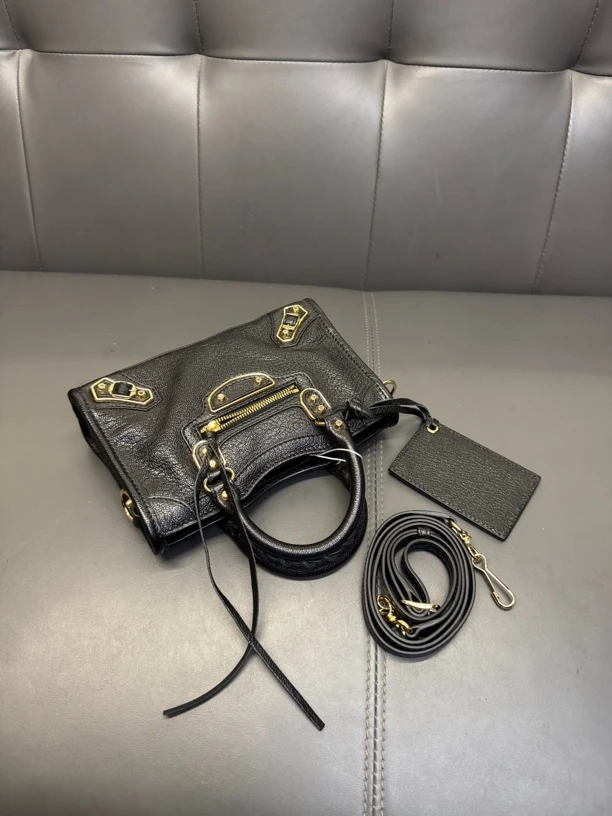 全新未使用 Balenciaga/巴黎世家 巴黎世家超迷你黑金机车包