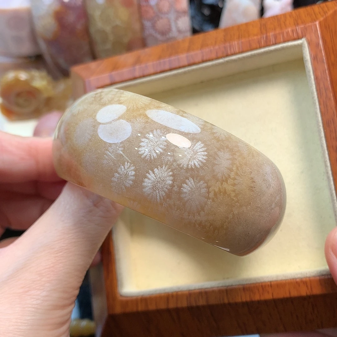 未镶嵌手镯硅化珊瑚（珊瑚玉）53.9可扩圈推荐漏800