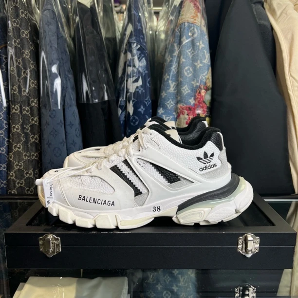 99新 Balenciaga/巴黎世家 track 阿迪联名纯白老爹鞋/38码/原盒