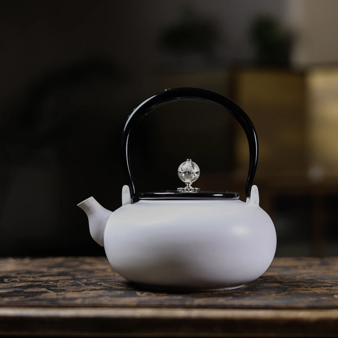 【小田甄陶】樱雪柿壶（Q6414）