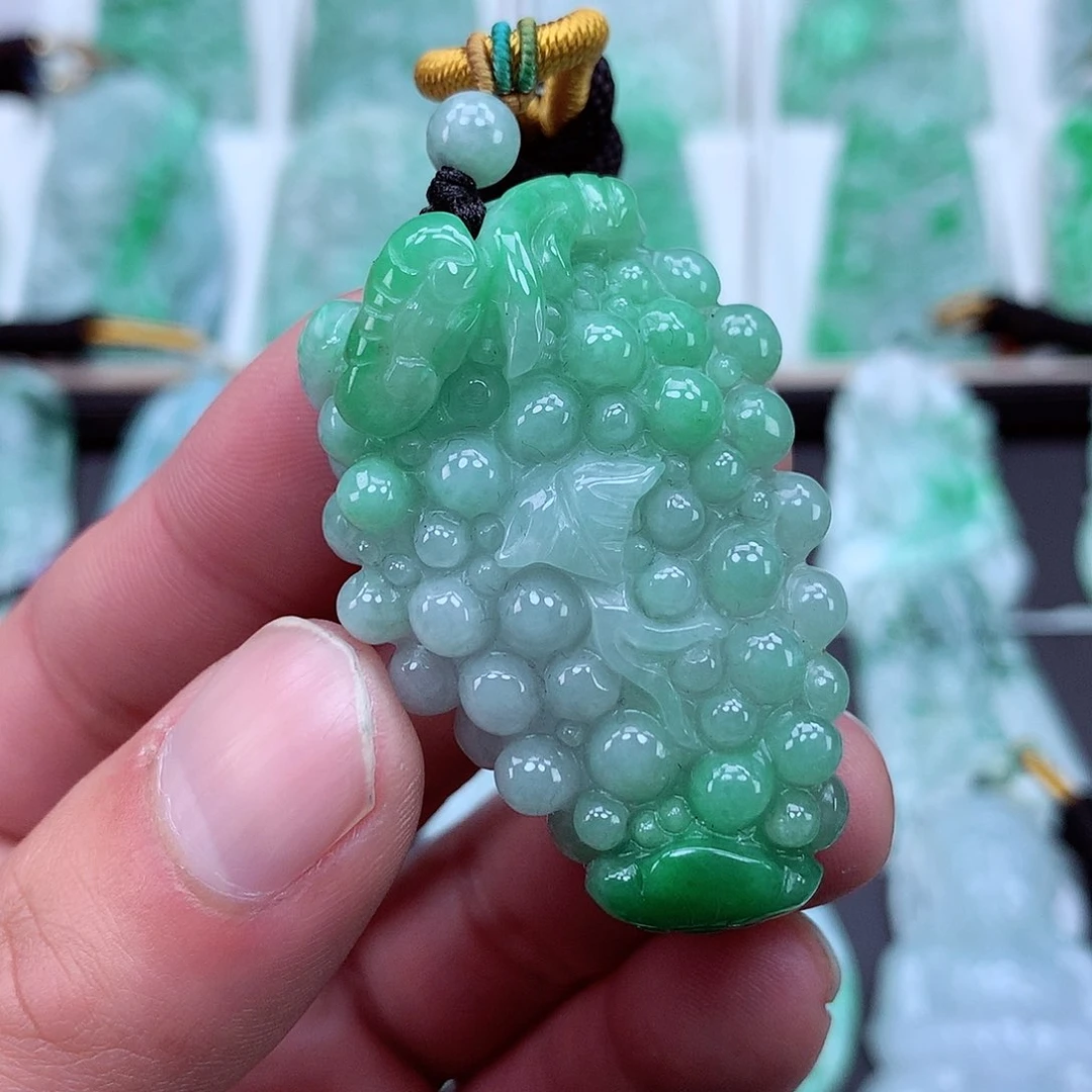 翡翠颈饰未镶嵌翡翠吊坠