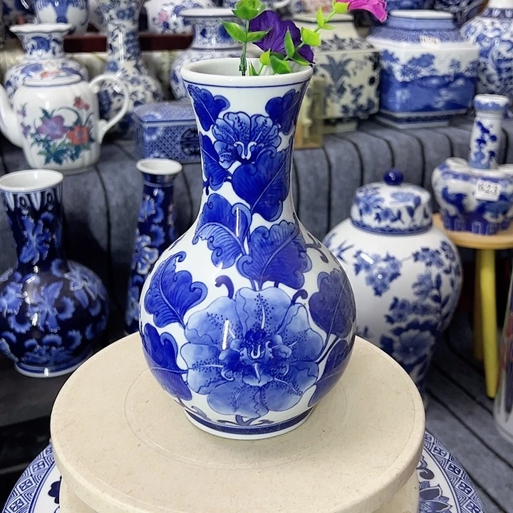 摆件手工手绘高温釉下彩，摆件，花瓶