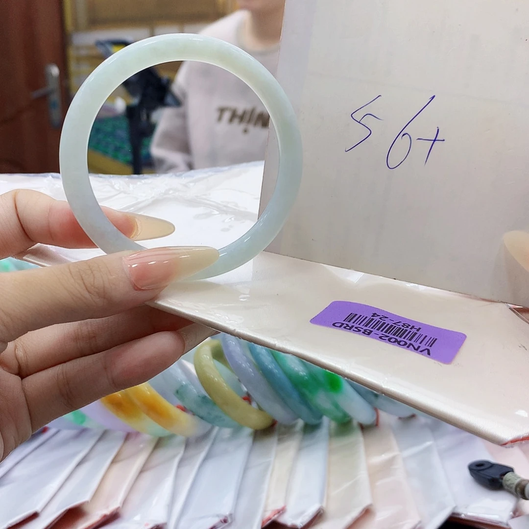 翡翠未镶嵌手镯bbn