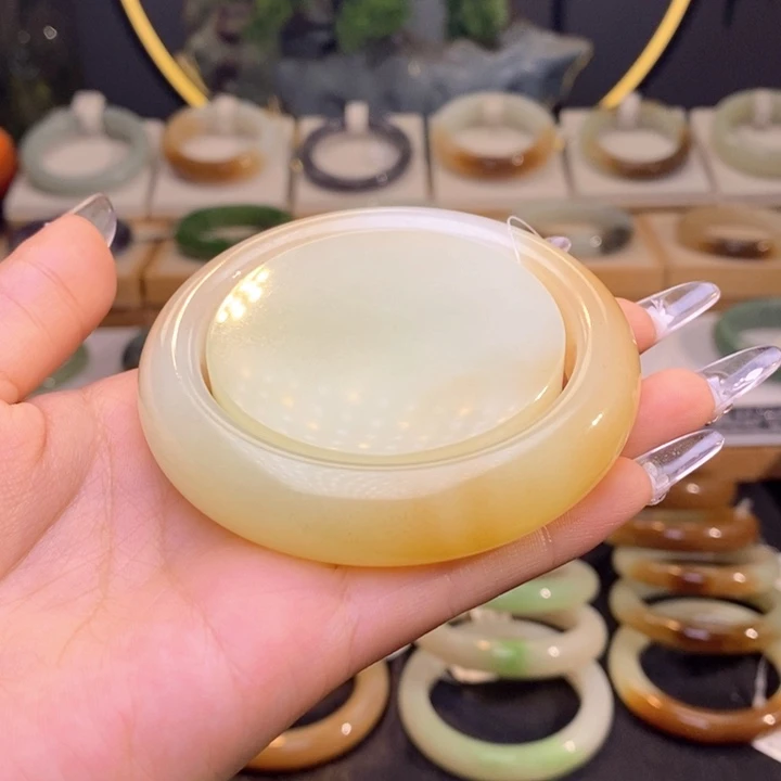 和田玉未镶嵌珠宝奇石55.5