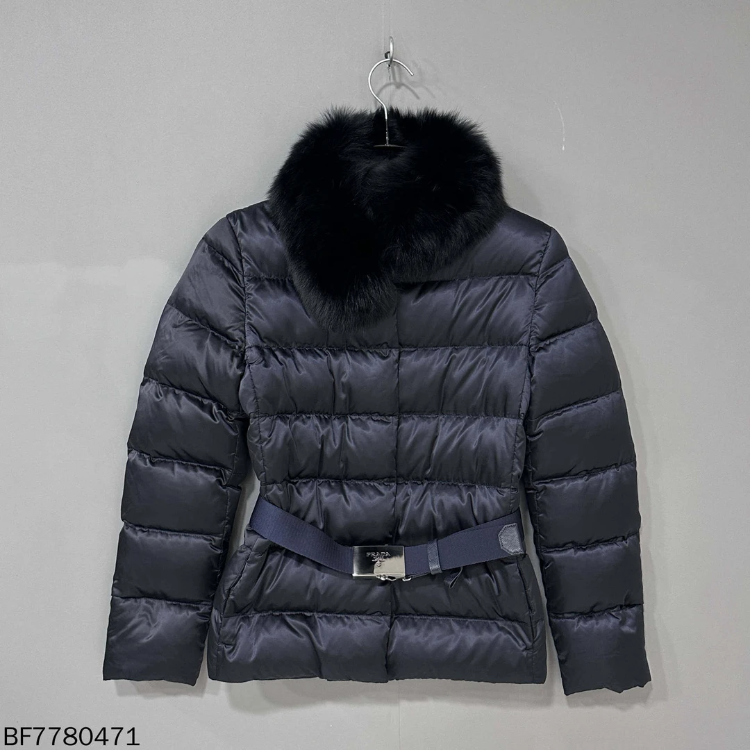 未使用 Prada/普拉达 毛领腰带logo羽绒服/全新/38码/80471